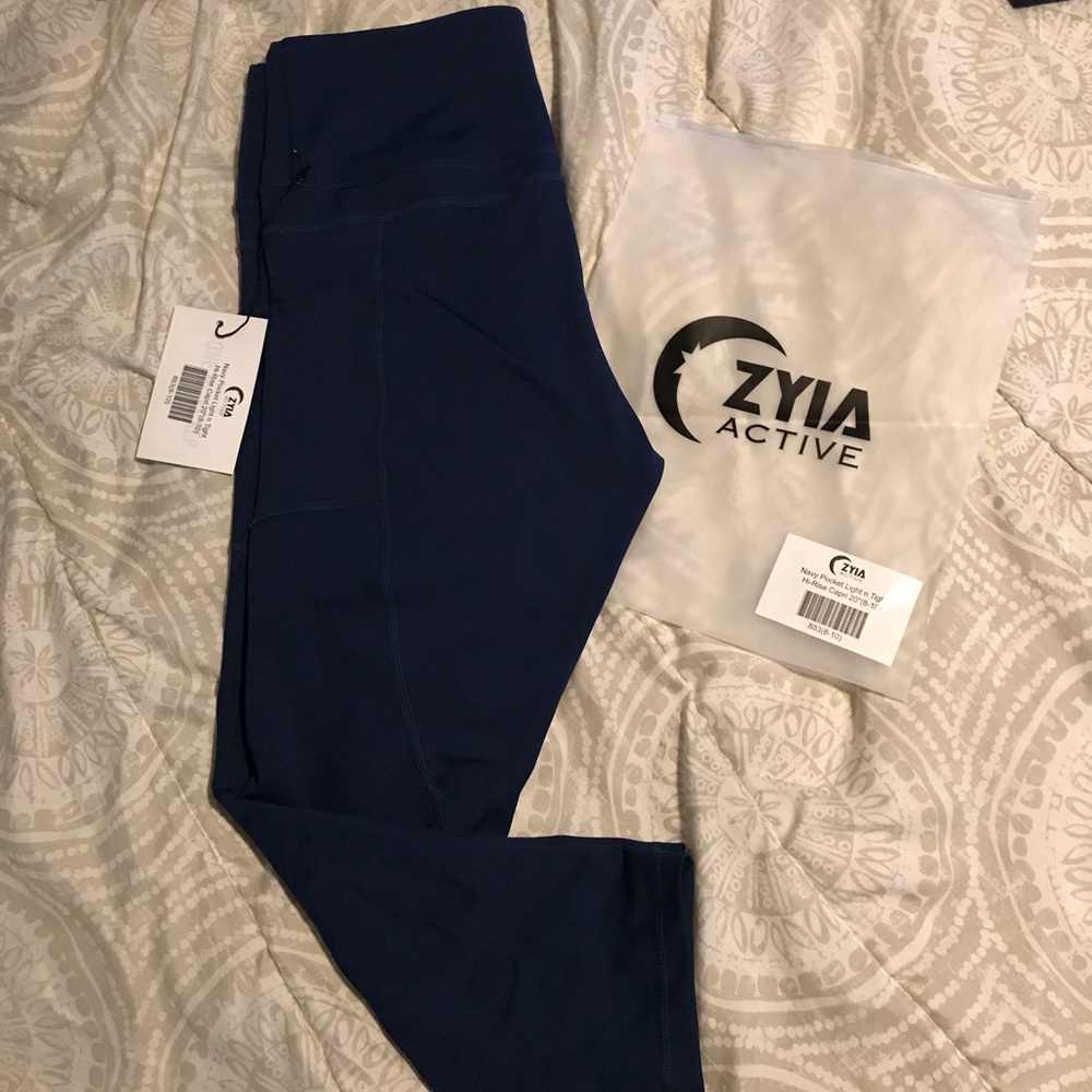 NWT Zyia Navy pocket light n tight hi rise 20”